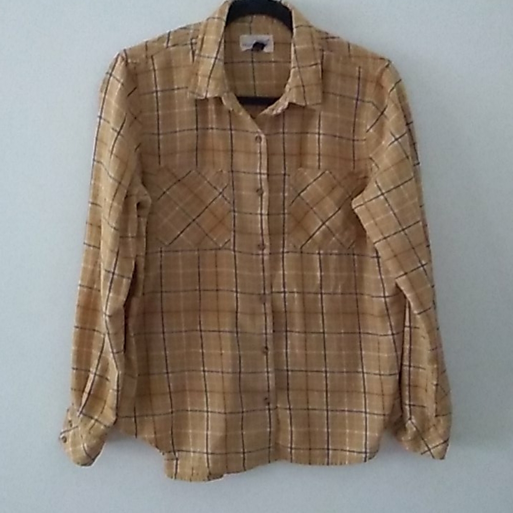 Universal Thread medium shirt